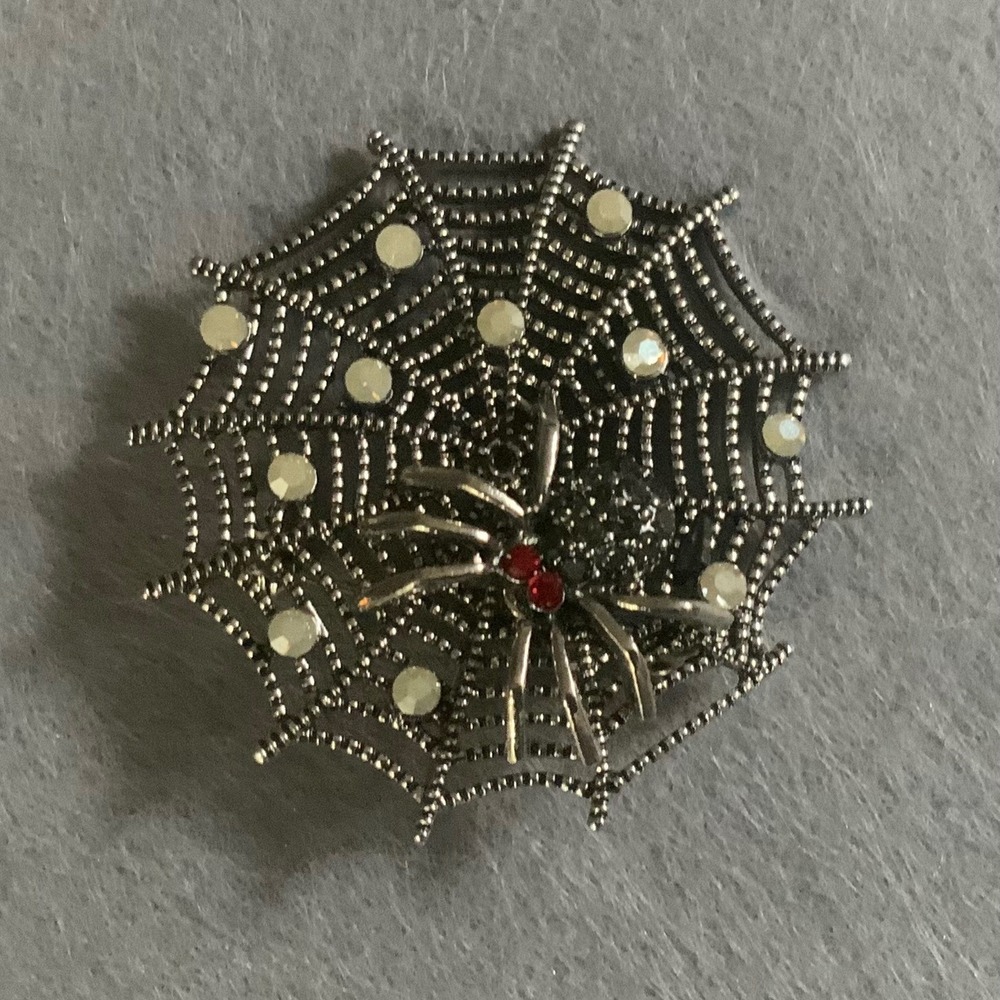 Vintage Silver Tone Spider Web Brooch Rhinestone Halloween Gothic Pin 2 Inch